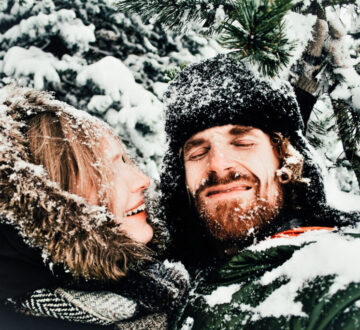 couple-in-snow